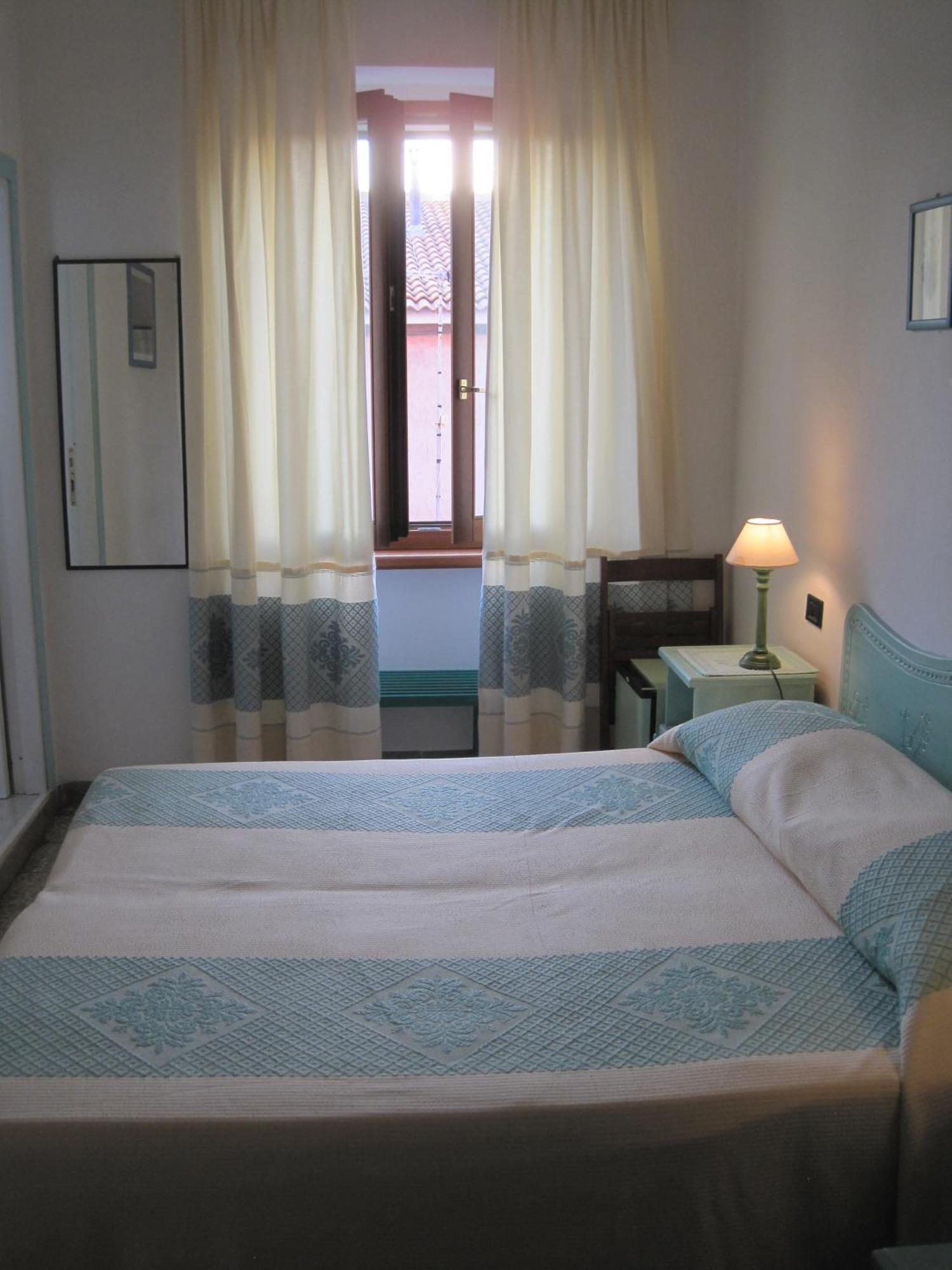 Hotel Moderno Санта Тереза Галура Стая снимка